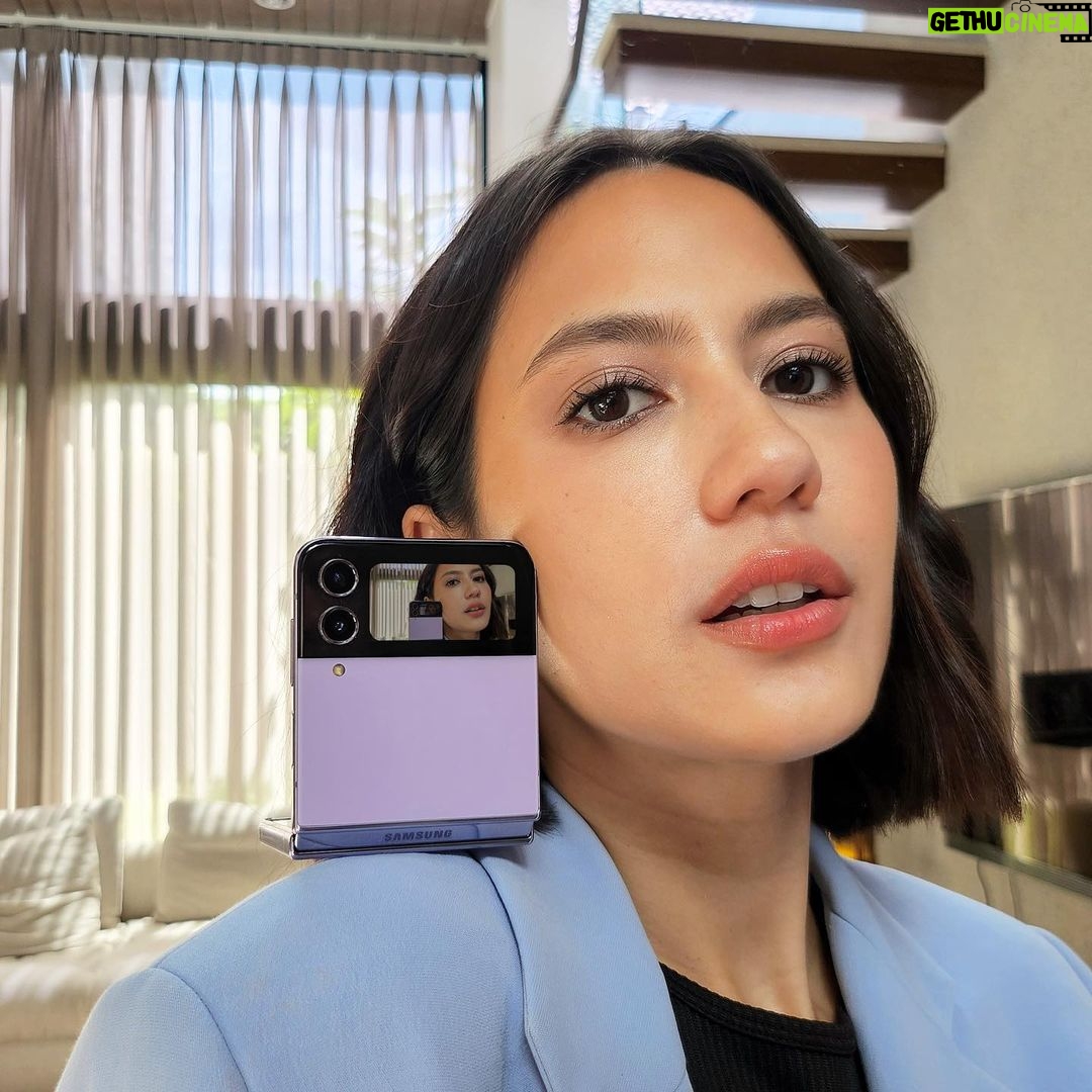 Pevita Pearce Instagram - Which one is quirkier, me or my #GalaxyZFlip4