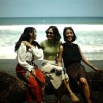 Pevita Pearce Instagram – Mohon doa nya ya teman-teman. Setelah 18 tahun berkarya di depan camera akhirnya di 2023 ini aku memberanikan diri untuk men-direct & produce untuk pertama kali nya diseries yang aku, Mas eko, dan Tanta develop 4 tahun yang lalu : TheOne ✨