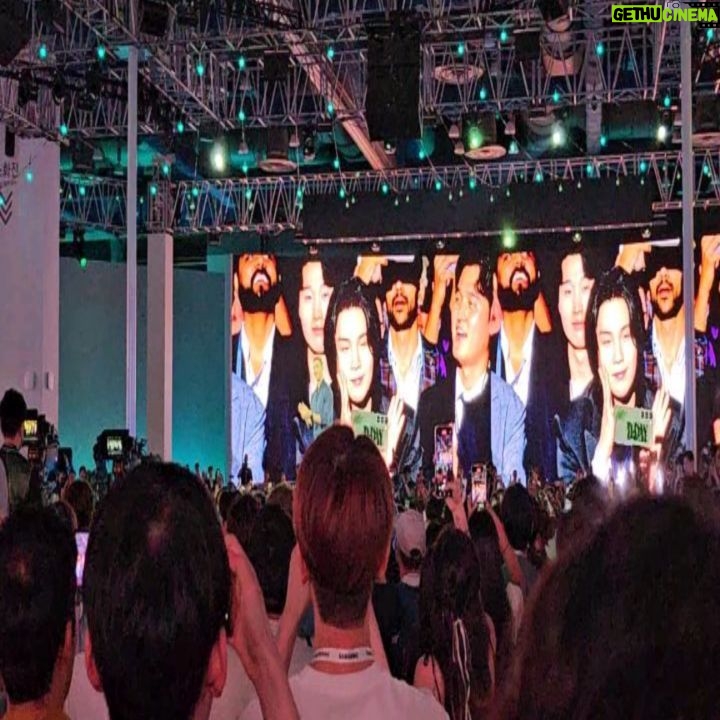 Pevita Pearce Instagram - Sending a galaxy-sized THANK YOU @samsungindonesia yang udah ajak aku ke #SamsungUnpacked! ππ Aku obsessed banget sama #GalaxyZFlip5 dan #GalaxyWatch6 yang baru! π Flex Window-nya (Cover Screen) tuh besar banget dan bisa ngebantu aku untuk bikin konten olahraga dan bikin konten in hands-free dengan lebih nyaman! πββοΈπΈ Ditambah lagi, aku bisa kreasikan dan dekorasi sesuai dengan suasana hati di widget aku. How cool is that! π¨β¨ Beneran ga sabar deh buat lakuin banyak hal dan ajak semua temen-temen aku lainnya untuk #JoinTheFlipSide dan jadi #TeamGalaxyππ« Get yours too, Pre order at samsung.com/id #withGalaxy