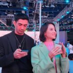 Pevita Pearce Instagram - Sending a galaxy-sized THANK YOU @samsungindonesia yang udah ajak aku ke #SamsungUnpacked! 🌌💙 Aku obsessed banget sama #GalaxyZFlip5 dan #GalaxyWatch6 yang baru! 😍 Flex Window-nya (Cover Screen) tuh besar banget dan bisa ngebantu aku untuk bikin konten olahraga dan bikin konten in hands-free dengan lebih nyaman! 🏃‍♀️📸 Ditambah lagi, aku bisa kreasikan dan dekorasi sesuai dengan suasana hati di widget aku. How cool is that! 🎨✨ Beneran ga sabar deh buat lakuin banyak hal dan ajak semua temen-temen aku lainnya untuk #JoinTheFlipSide dan jadi #TeamGalaxy😊💫 Get yours too, Pre order at samsung.com/id #withGalaxy