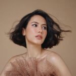 Pevita Pearce Instagram – So? 

@ifanhartanto @evalovira @ichanaahair @ivanteguhsantoso ✨