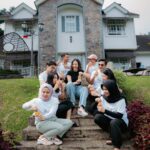 Pevita Pearce Instagram - HAPPY 13th ANNIVERSARY PEVO What did I do to deserve you guys? kalian bukan cuma orang-orang yang mendukung aku tapi kalian adalah keluarga buat aku. selalu ada support aku dari 13 tahun yang lalu. sebuah kebanggaan bisa tumbuh bersama kalian. dari dulu kita pakai seragam sekolah sampai sekarang ngeliat kalian ada yang sudah menikah, punya anak, dan ada yang sudah punya anak dua hahaha melihat kalian mengejar mimpi kalian sabil aku pun juga mengejar mimpiku. terima kasih untuk semua yang sudah mendukung perjalanan karir ku selama 13 tahun terakhir. semua yang aku capai itu juga karena dukungan kalian. terima kasih untuk semua PEVO di seluruh indonesia (yang kemarin hadir dan juga berhalangan). Love you guys to the moon and back.