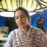 Pevita Pearce Instagram – 18 tahun berkarya untuk Indonesia. Terima kasih untuk semua doa, dukungan, dan semangatnya sampai aku masih dikasih kesempatan untuk berkarya selama ini. Dulu shooting masih dengan kamera film (dgn limitasinya) dan sekarang udah dgn kamera digital. Bangga sekali bisa menyaksikan transformasi dunia perfileman. Sekali lagi terima kasih! Selamat hari film nasional 🇮🇩