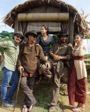 Pevita Pearce Instagram - 18 tahun berkarya untuk Indonesia. Terima kasih untuk semua doa, dukungan, dan semangatnya sampai aku masih dikasih kesempatan untuk berkarya selama ini. Dulu shooting masih dengan kamera film (dgn limitasinya) dan sekarang udah dgn kamera digital. Bangga sekali bisa menyaksikan transformasi dunia perfileman. Sekali lagi terima kasih! Selamat hari film nasional 🇮🇩