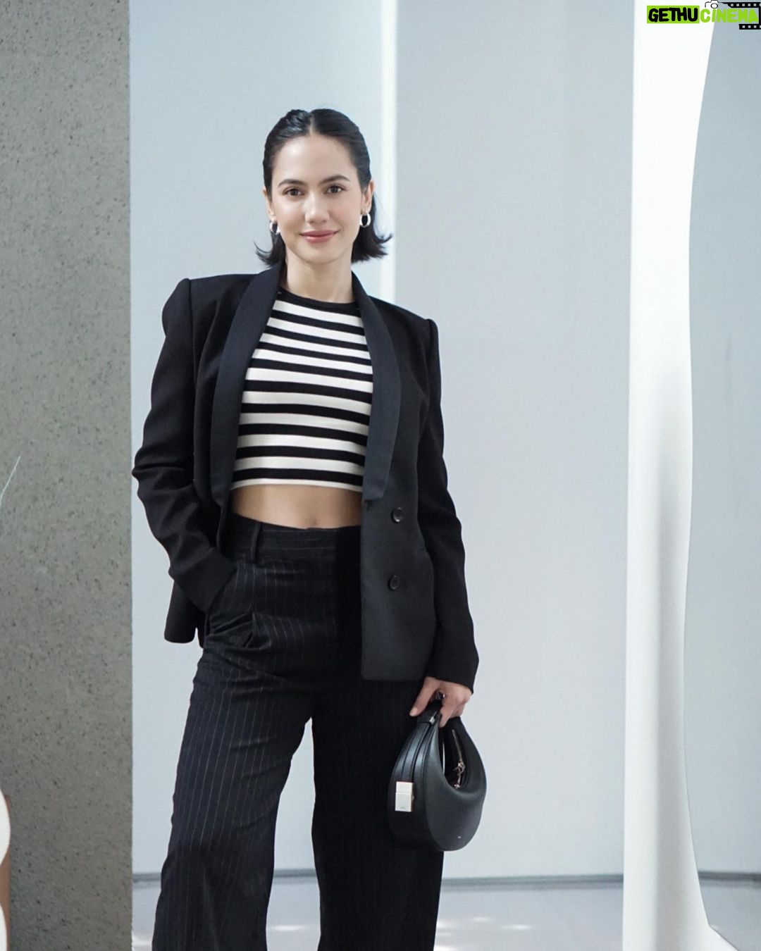 Pevita Pearce Instagram - Hari ini hari kamis, yang artinyaaaa.....