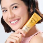 Pevita Pearce Instagram – Masih inget nggak aku pernah janjiin kalo yang bisa tebak  Rahasia Tampil Lebihku, akan aku kasih hadiah lebih juga? Sekarang tiba juga waktunya untuk ngumumin pemenangnya! Selamat nih buat @jessicajannysc @sherafina_a @hiy_ma97 yang menangin hadiah lebihnya, yaitu berupa exclusive kit POND’s UV Protect Sun Serum dari @pondsindonesia! 

Jangan lupa ini kit adalah kunci biar kamu bisa tampil lebih everyday, karena ada POND’s UV Protect Sun Serum yang #LebihDariSunscreen. Jadi selamat ya, sekarang kalo mau tampil lebih di aktivitas outdoor gaperlu takut sinar matahari lagi ✨