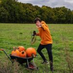 PewDiePie Instagram - Went pumpkin patchin🧨🎃