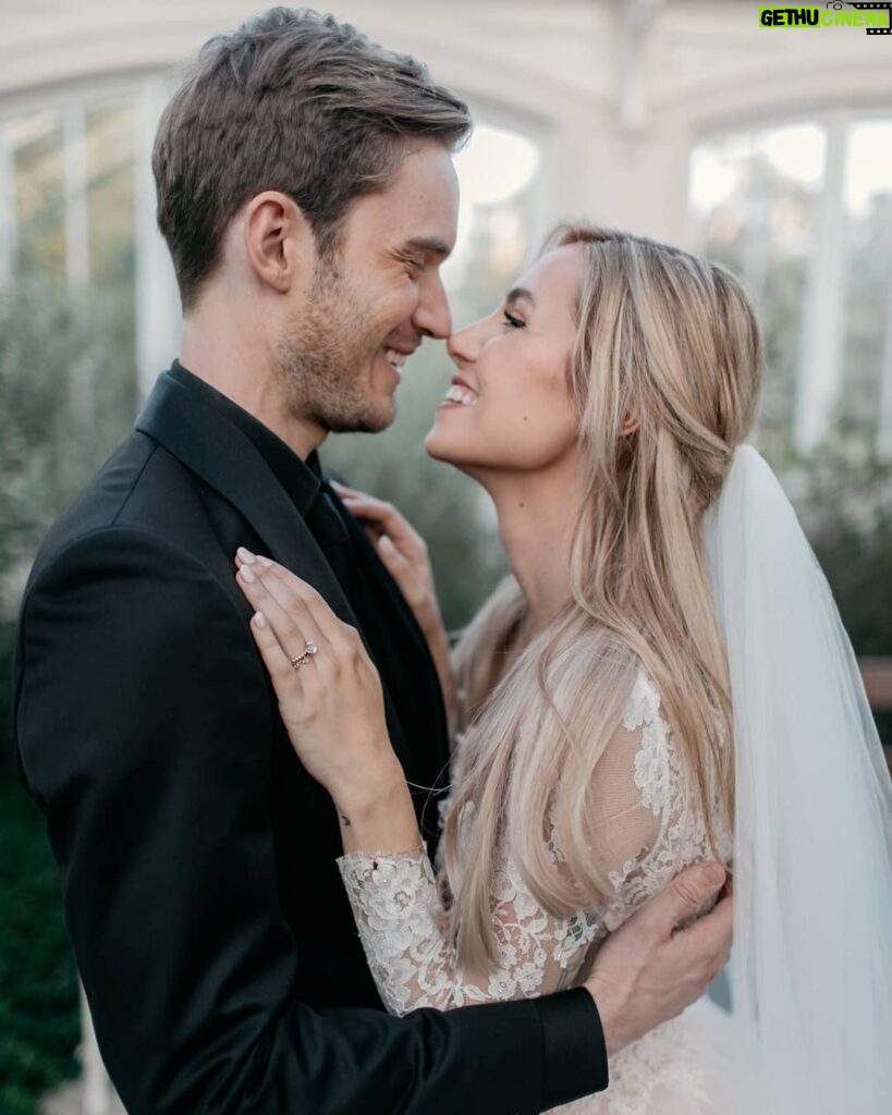PewDiePie Instagram - We are married!!! I'm the happiest I can be ♥️ I'm so lucky to share my life with this amazing woman.