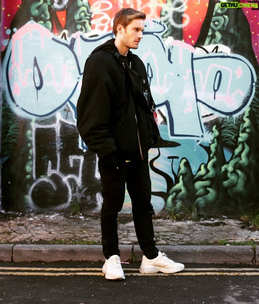 PewDiePie Instagram - Chad posture always