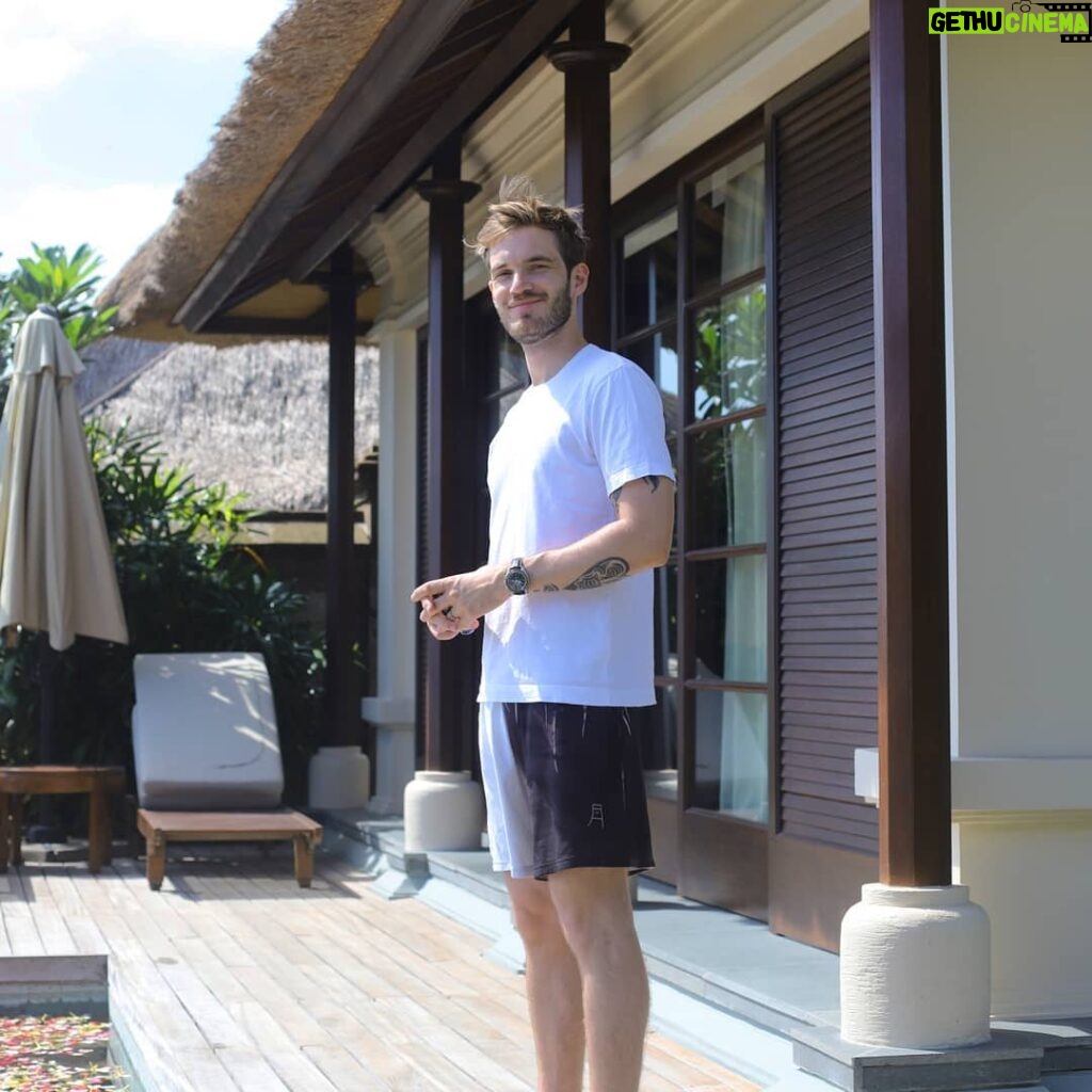 PewDiePie Instagram - Thank you @Hiddenretreats for gifting us our honeymoon, we had an unforgettable time in Bali #ad