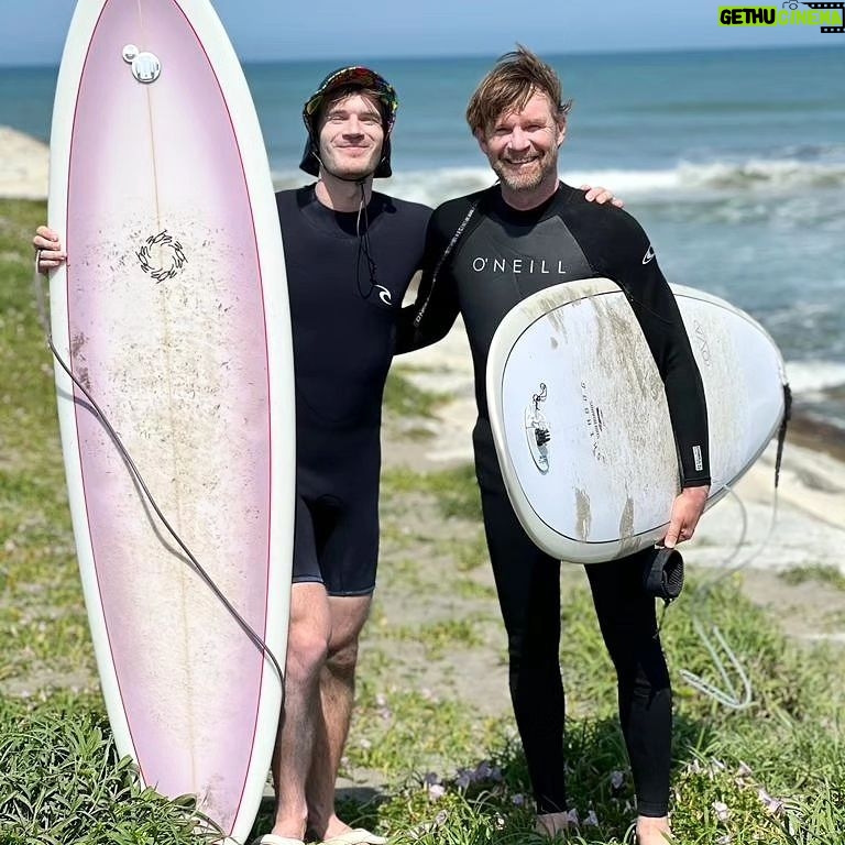PewDiePie Instagram - Fam came to visit! πΈπͺπ―π΅