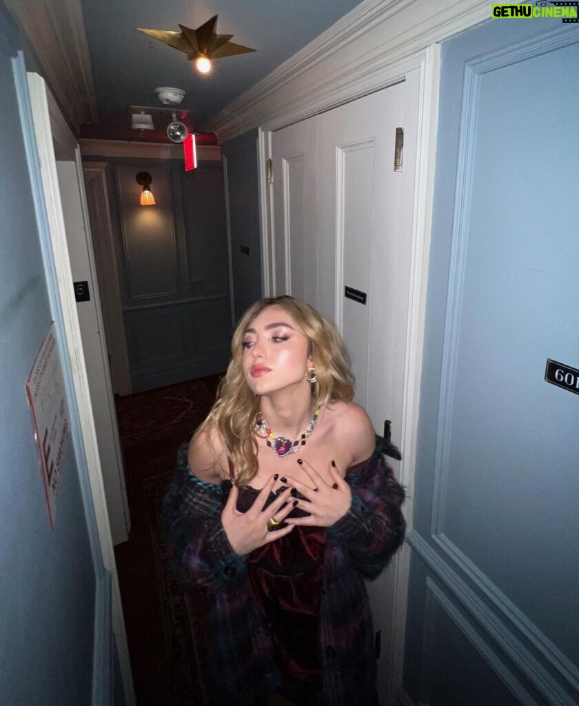 Peyton List Instagram - in the hall!!!!¡¡¡¡