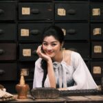 Phạm Nguyễn Lan Thy Instagram - Chúc bạn năm mới bình an nhé 🌻