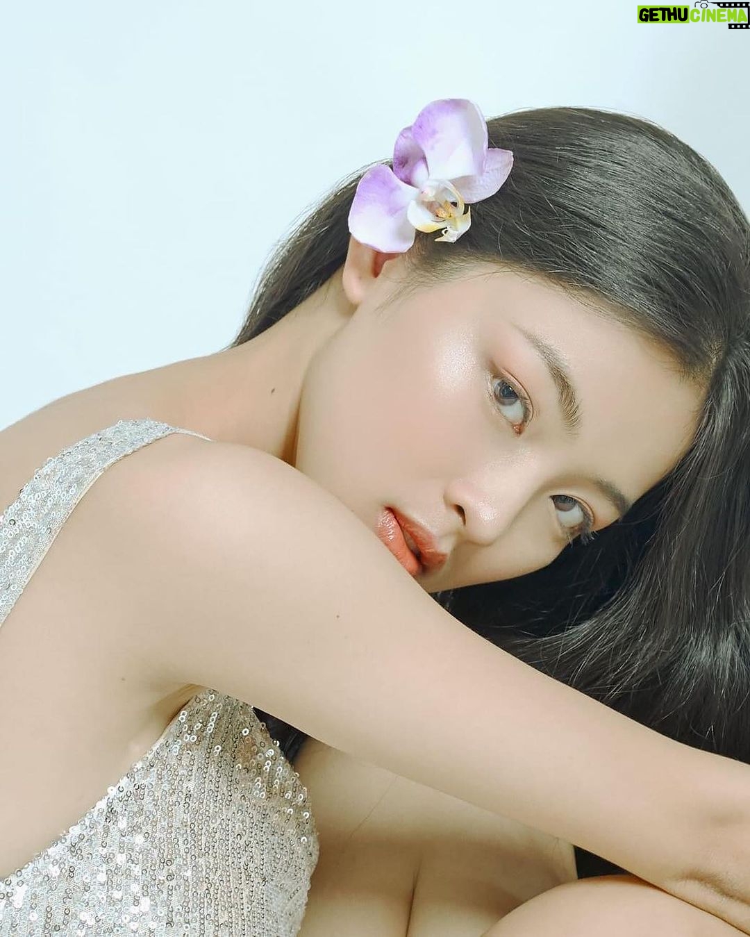 Phạm Nguyễn Lan Thy Instagram - 21 tuổi