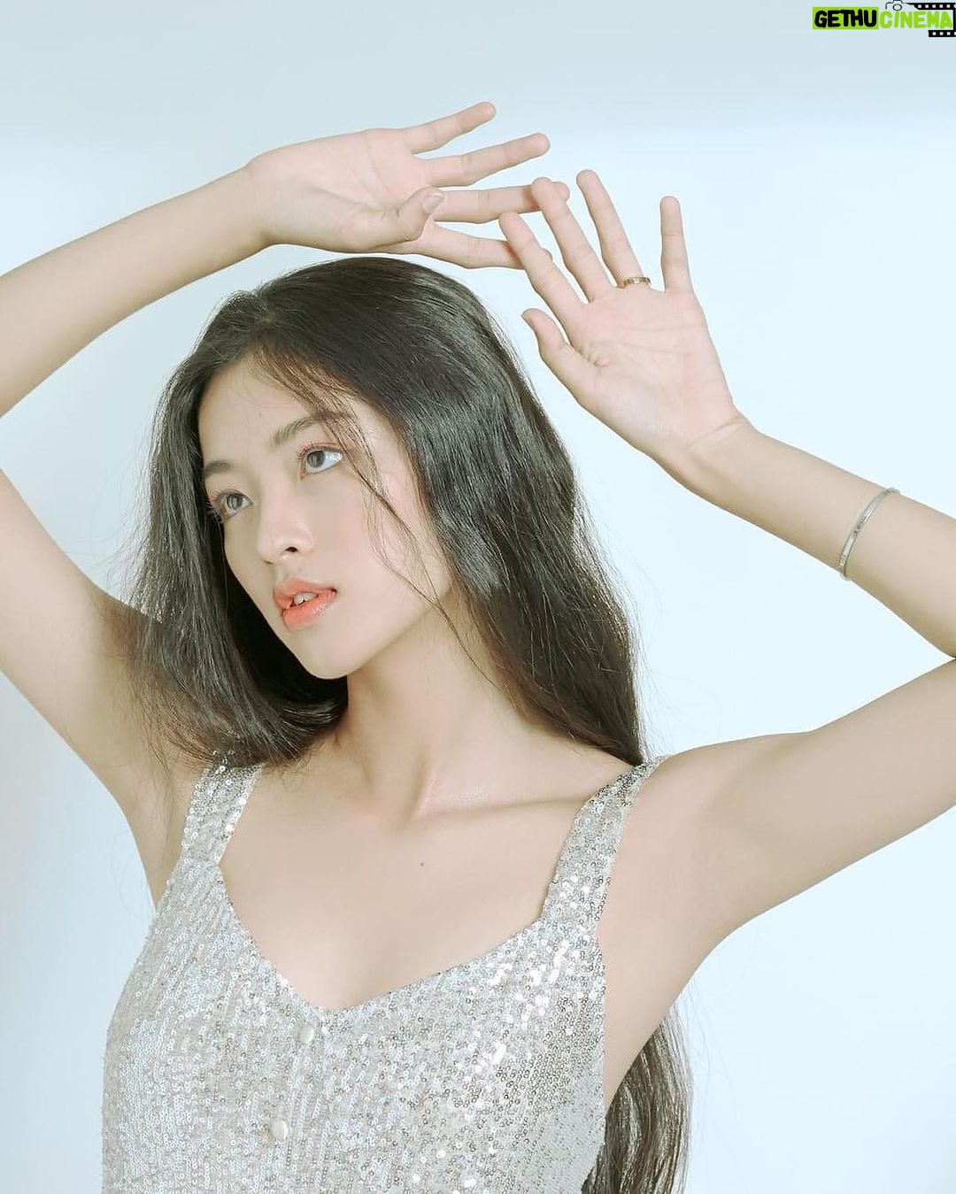 Phạm Nguyễn Lan Thy Instagram - 21 tuổi
