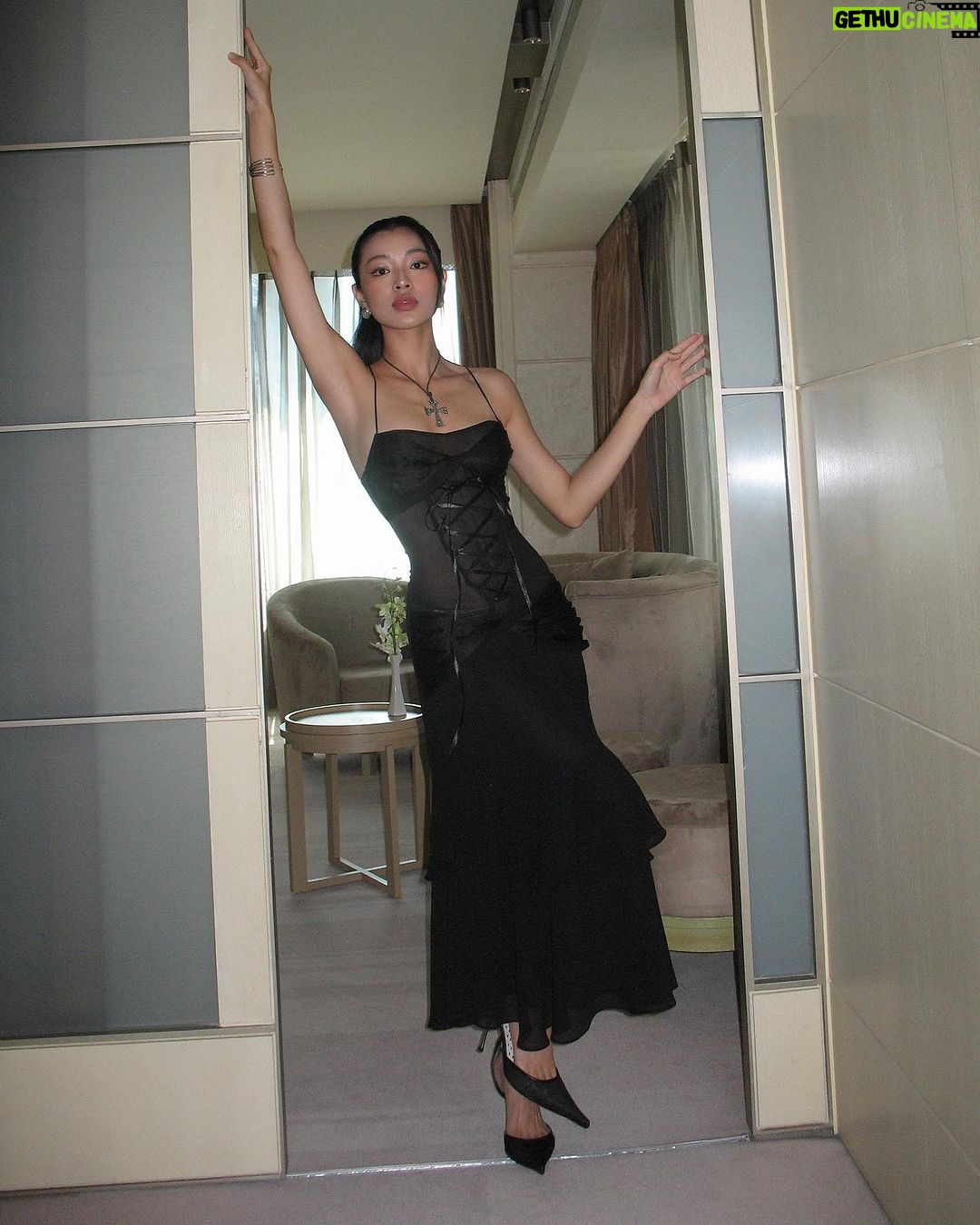 Phạm Nguyễn Lan Thy Instagram - Bộ hình mang tên “Cho em xin cọng thun”