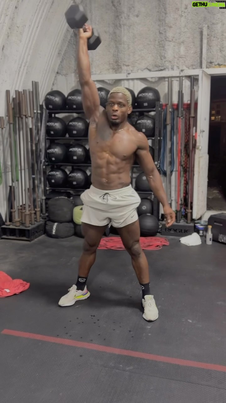 Phil Hawes Instagram - No More @usantidoping Jan 13th we coming 🤐. @borrachinhamma let me get the recipe 🧃 #ufc #secretjuice #crossfit CrossFit Hoboken
