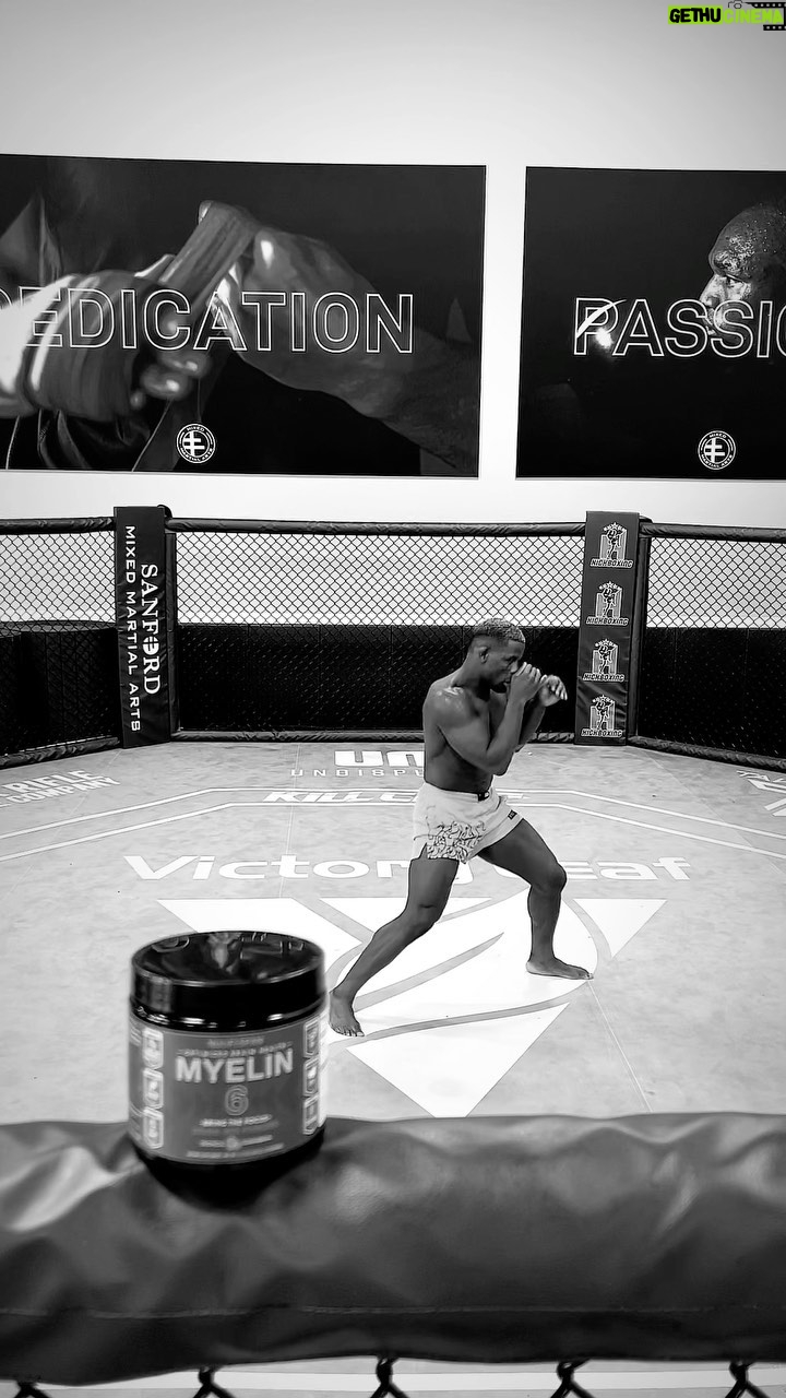 Phil Hawes Instagram - #focused @nulifespan @killcrew #nohype #hands #ufcfightnight 📸 @jamiegall22 Kill Cliff FC