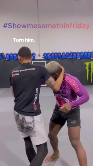 Phil Hawes Instagram - 🚨 #showmesomethinfriday 
▪️Who: @gemstar_inc 
▪️What: Elbow from clinch! 
🔥See you guys next friday!! #nohype #technique #ufc