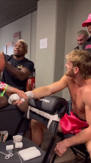 Phil Hawes Instagram - @jakepaul @loganpaul @drinkprime where you guys at? Alot of trash talking in the locker room