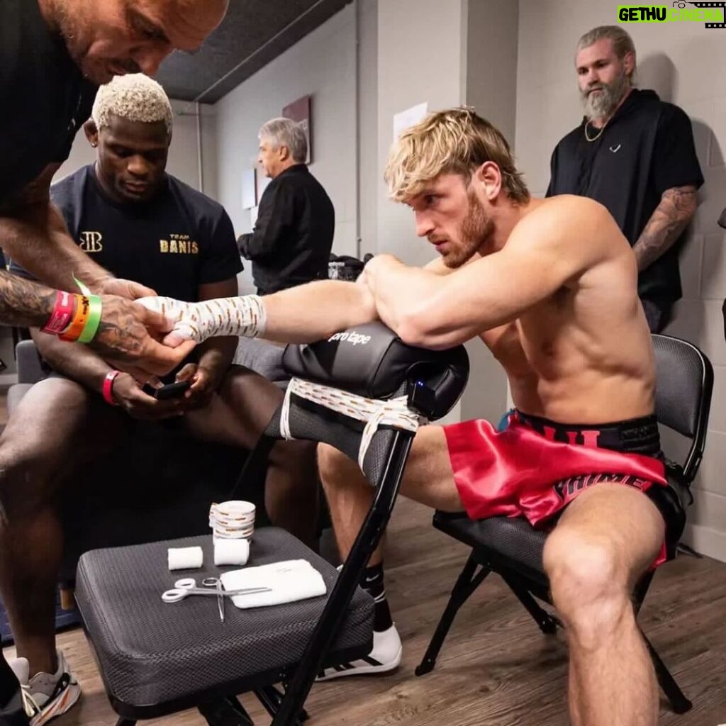 Phil Hawes Instagram - I went into @loganpaul locker room like a professional to do my job ,but @jakepaul wanted to run his mouth! Come fight a real fighter 🤡 @gordonlovesjiujitsu you know I’m right he wouldn’t Manchester, United Kingdom
