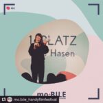 Philipp Christopher Instagram - Ich hab’s. 😊 Vielen Dank an die Jury des @mo.bile_handyfilmfestival und an Regisseur #richardhuber für die nette Laudatio. Big kisses to festival founder @juliabeerhold and my co-star @annaschumacher8 😘😘🙏 #win #award #dertest #altehasen #shortfilm #comingsoon