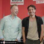 Philipp Christopher Instagram - Was für ein super nettes Gespräch mit dem grandiosen @jens.herrmann.bbradio. Freut euch auf einen unterhaltsames Gespräch über all das was passiert und was kommen wird, unter anderem unser vorstehendes Web-Theaterstück “TYRANTS”. Lieben Dank, Meister, es hätte ewig weiter gehen können. Link in story. ;) * @bbradioofficial @bbradio.mitternachtstalk #interview #tyrantstheplay #mylifeinanhour