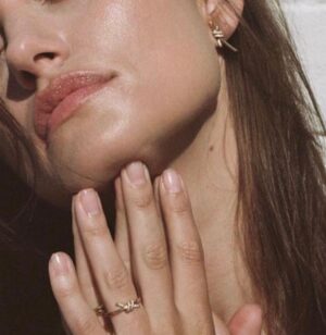 Phoebe Tonkin Instagram - A Tiffany Knot Summer @tiffanyandco #tiffanyknot