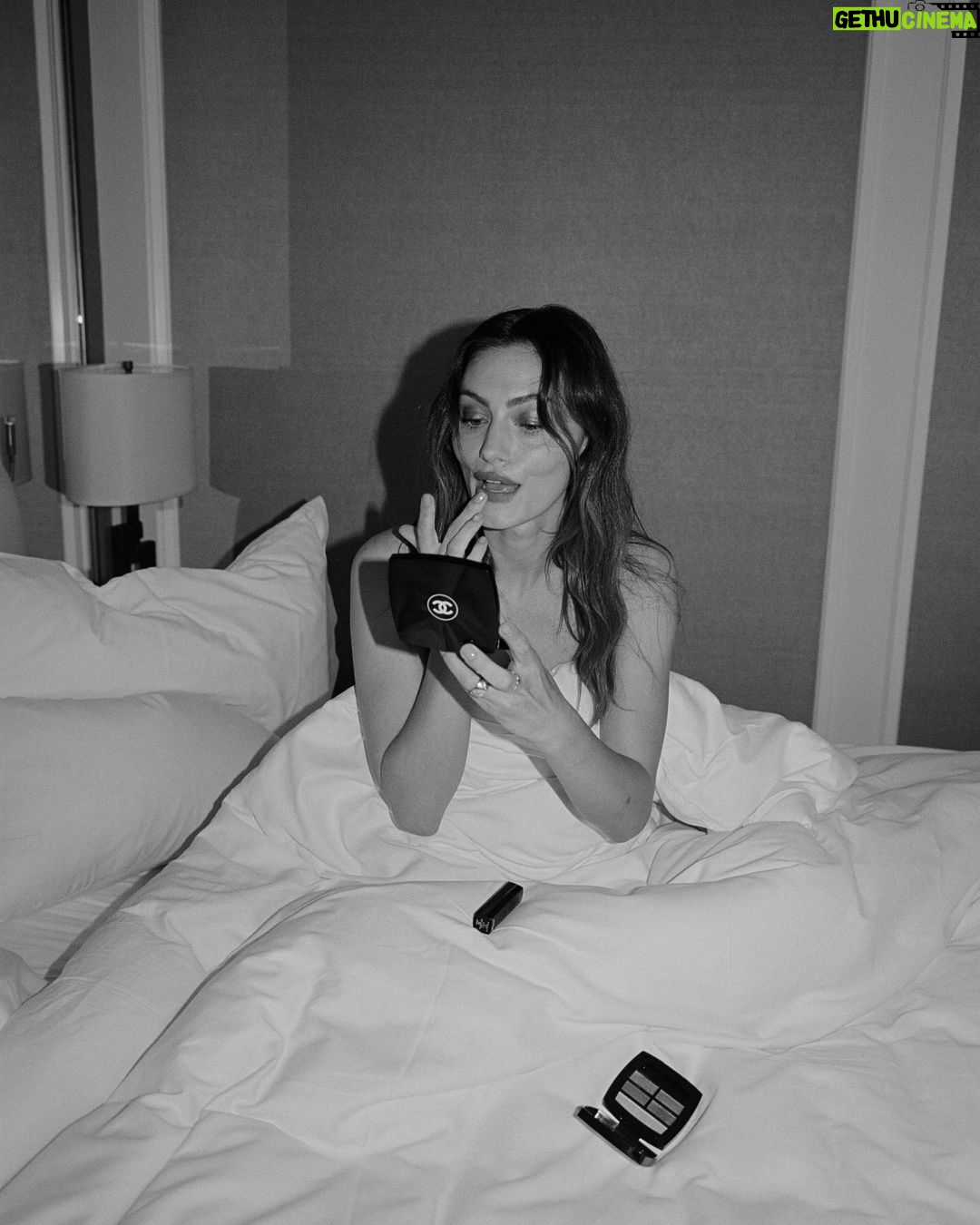 Phoebe Tonkin Instagram - @bazaaraustralia @chanelofficial @chanel.beauty @virginieviard congratulations on your beautiful Cruise Collection ✨