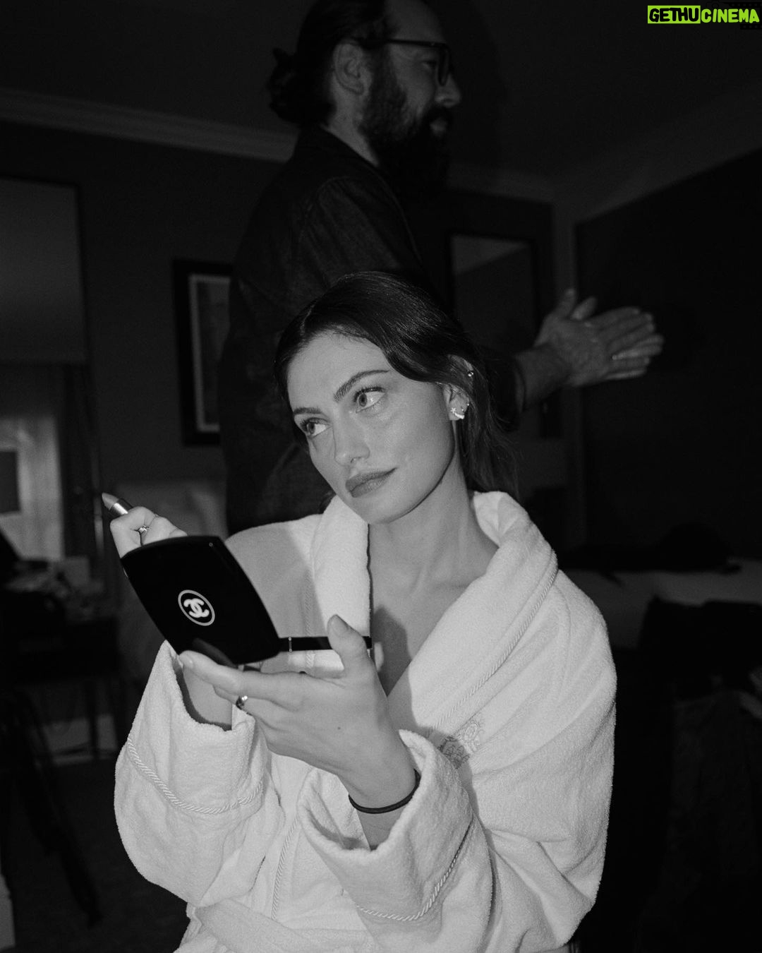 Phoebe Tonkin Instagram - @bazaaraustralia @chanelofficial @chanel.beauty @virginieviard congratulations on your beautiful Cruise Collection ✨