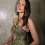 Phoebe Tonkin Instagram - @proenzaschouler @emmajademorrison @yukari.makeup @fa.rm.er @fashiontrustus ✨✨