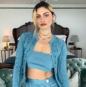 Phoebe Tonkin Instagram - Serving CC 
Thank you @chanelofficial #chanelcruise #chanelinmiami 🧜‍♀️🧜‍♀️🧜‍♀️