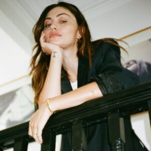 Phoebe Tonkin Instagram - Afternoon T 🦋
@tiffanyandco #TiffanyT
#tiffanypartner