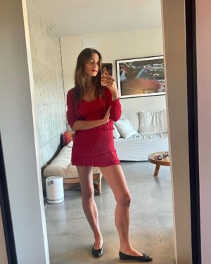 Phoebe Tonkin Instagram - Recent girlie things 🌹