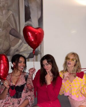Phoebe Tonkin Instagram - Recent girlie things 🌹