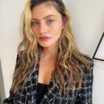 Phoebe Tonkin Instagram - Wonderful wonderful evening celebrating women in film @australianwomensfilmfestival congratulations to everyone involved, an inspiring display of up and coming female talent 💕 Thank you for having me on your judging panel in such beautiful company Wearing @chanelofficial With my loves @victoriabaron & @sophierobertshair xx