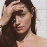 Phoebe Tonkin Instagram - A Tiffany Knot Summer @tiffanyandco #tiffanyknot
