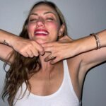 Phoebe Tonkin Instagram - #TiffanyLock @tiffanyandco 🌹 #tiffanypartner