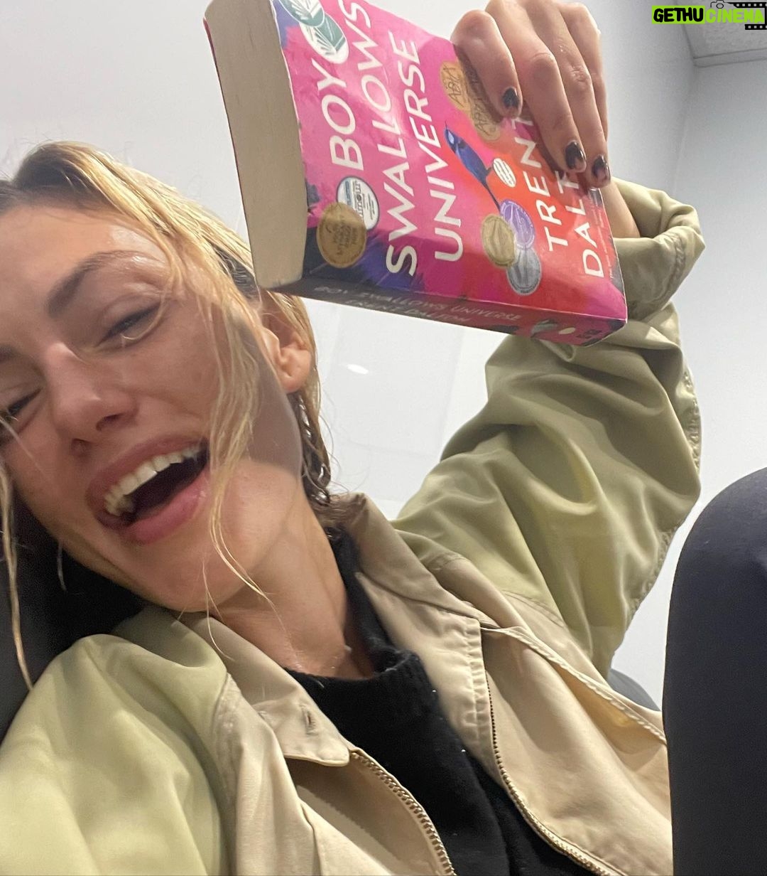 Phoebe Tonkin Instagram - 🫀🫀🫀🫀 heart explosion @trentdaltonauthor @netflix #boyswallowsuniverse