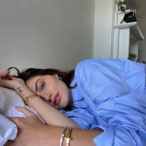 Phoebe Tonkin Instagram - good morning ☁️ 🦋
@tiffanyandco 
#TiffanyT 
#Tiffanypartner