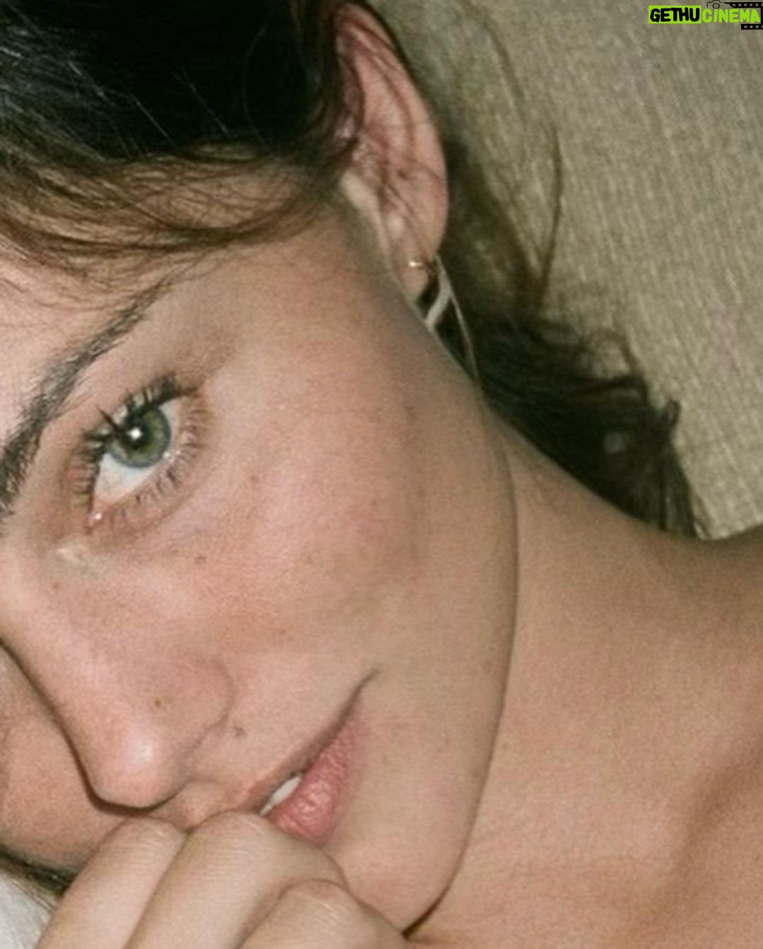 Phoebe Tonkin Instagram - my summer of rest and relaxation 🌸