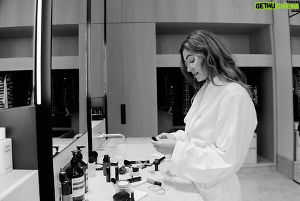 Phoebe Tonkin Instagram - ✨@chanelofficial @chanel.beauty @vogueaustralia CHANEL
