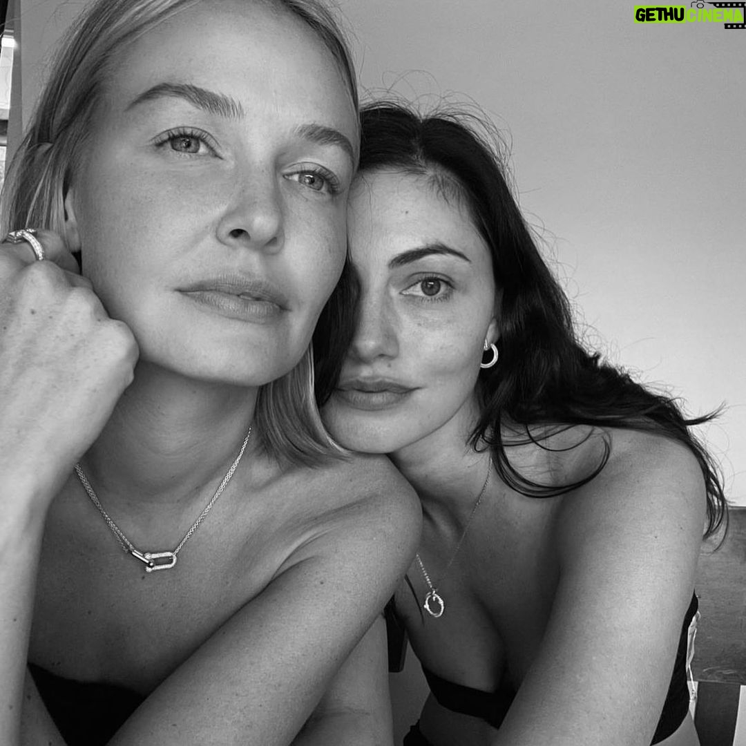 Phoebe Tonkin Instagram - happy birthday @laraworthington ily so much 🌹