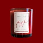 Phoebe Tonkin Instagram – @andiejaneinc @andiejjane makes my favorite all natural/paraben free candles, and made my dreams come true by letting me have my own phoebe candle! 🫶
20% of all sales go to an organization so very dear to my heart @baby2baby
Perfect for holiday gifts, full moon ceremonies, various friendly witch gatherings, jazzing up self care rituals and beyond ✨
Vanilla with notes of Iris, Amber and Bergamot
Shot at my favorite LA bookstore @maisonplage wearing my favorite @shopdoen dresses