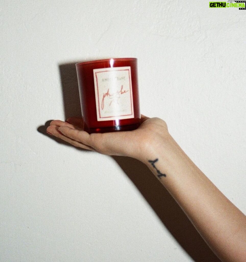 Phoebe Tonkin Instagram - @andiejaneinc @andiejjane makes my favorite all natural/paraben free candles, and made my dreams come true by letting me have my own phoebe candle! 🫶 20% of all sales go to an organization so very dear to my heart @baby2baby Perfect for holiday gifts, full moon ceremonies, various friendly witch gatherings, jazzing up self care rituals and beyond ✨ Vanilla with notes of Iris, Amber and Bergamot Shot at my favorite LA bookstore @maisonplage wearing my favorite @shopdoen dresses