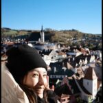 Phoebe Yuan Instagram - 如果可以勇敢的話，請把這樣的勇敢用在自己身上。 勇敢去冒險、勇敢離開不適合的人事物、勇敢做真的喜歡的事。 而不是勇敢的忍耐那些讓你痛苦萬分的糟心事。 新年新的開始，為自己勇敢一次。 #新年新希望 #勇敢 #好的開始 Český Krumlov