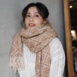 Phoebe Yuan Instagram - 生活一定會有冷冷覺得悲傷想哭的時候， 但更多是同時也出現及時雨的溫暖來到身邊。 @toryburch @imaginextw