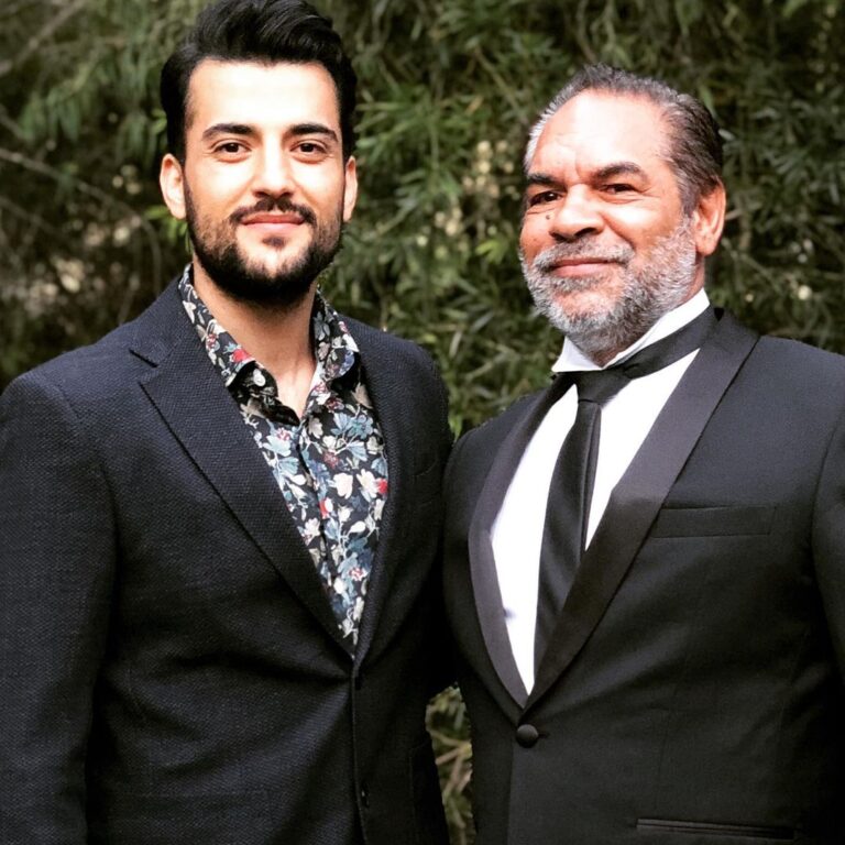 Phoenix Raei Instagram - Kelton Pell a screen legend. That rolls on the tongue nicely. So honoured brother to be apart of the celebrations that was you becoming a screen legend. Many actors and filmmakers look up to you as you lead the way and will look up to you after we are all but dust. Congratulations, lots of love here for you. @cinefestoz #screenlegend @theheightstv