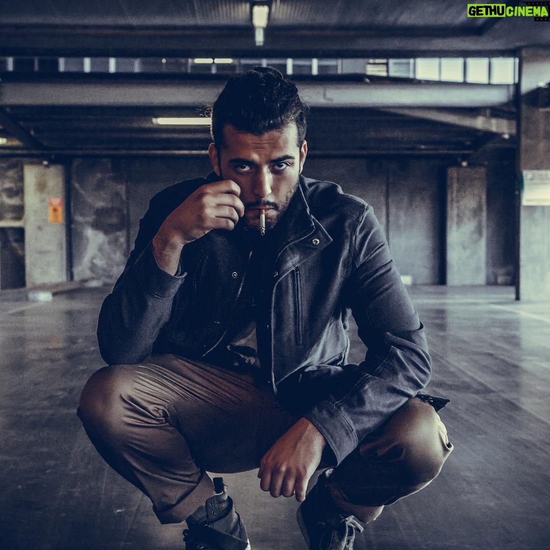 Phoenix Raei - 525 Likes - Smoking Kills #butlookscoolaf #donttellmum