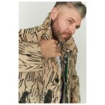 Pierre Lapointe Instagram - Photo: @shaynelaverdiere Maquillage: @juliecussonmakeupartist @waltervanbeirendonckofficial #waltervanbeirendonck